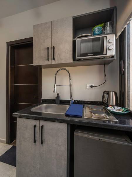 Travelholic Residence Golden Gates9