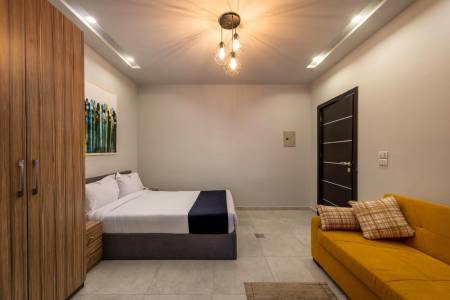Travelholic Residence Golden Gates10