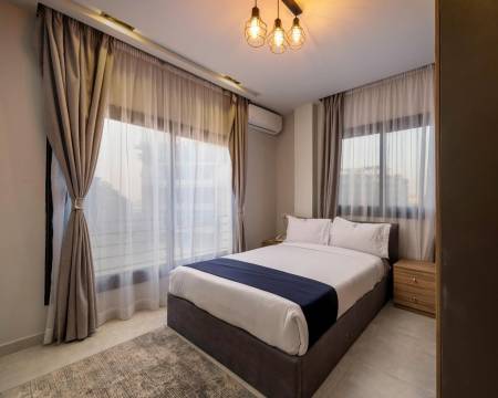 Travelholic Residence Golden Gates14