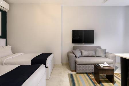 Travelholic Residence Golden Gates20