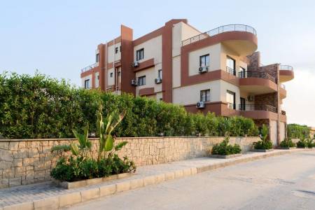 Travelholic Residence Golden Gates23