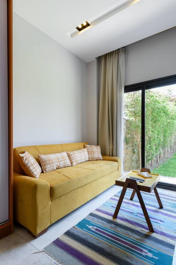Studio with Garden View